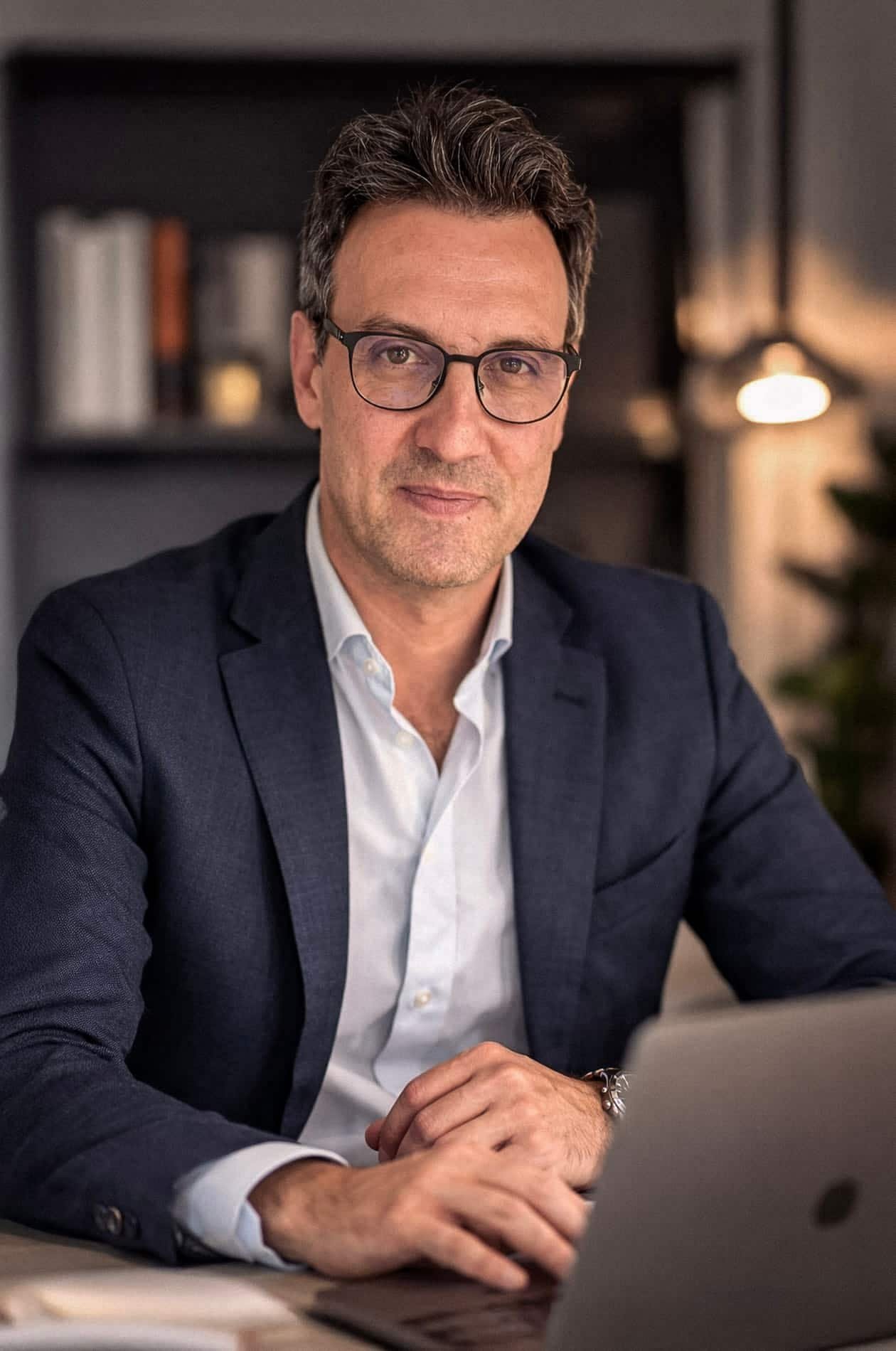 Consultant digital indépendant à Paris accompagnant les entreprises locales dans leur visibilité en ligne et la création de site internet.